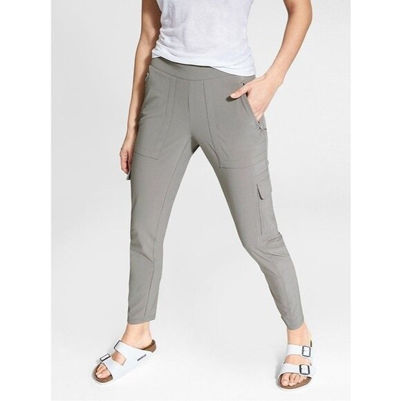 Athleta Pants - Athleta Women’s Tan Chelsea Cargo Pants Size 2